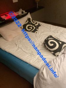 イククルでハタチだがロリコン好きにはたまらないロリ系との一戦。調教して燃えた